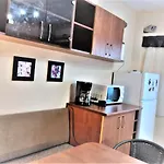 Apartament Bella アパート *